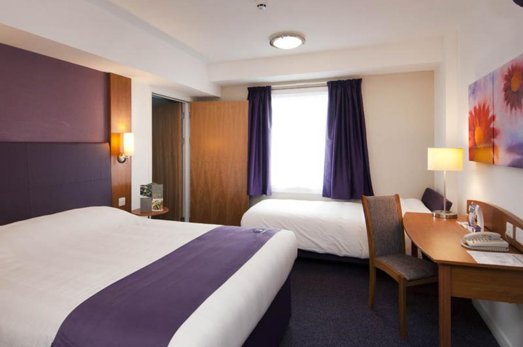 Premier Inn Cannock South 部屋 写真