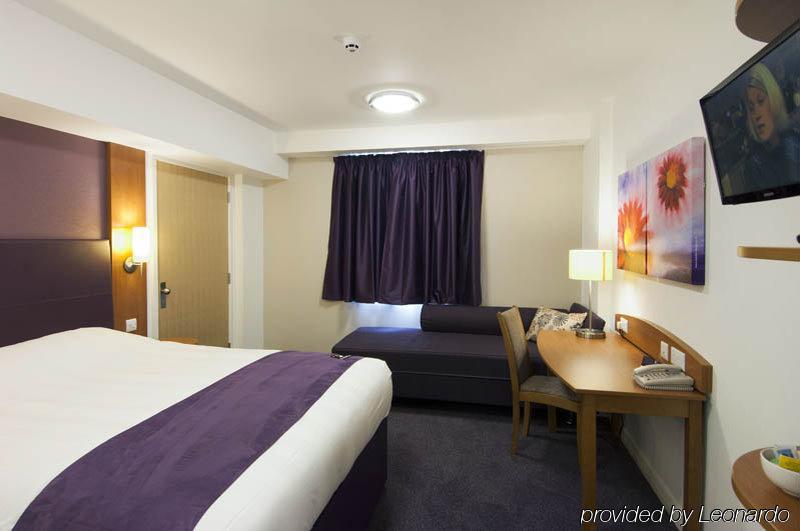 Premier Inn Cannock South エクステリア 写真